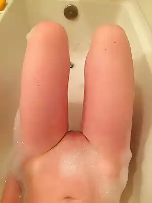 F Dirty bubble bath and my shaven  pussy