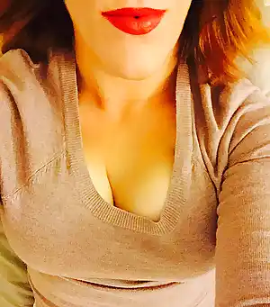 lips and tits and lips F