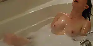 Bath time F Wanna cum in